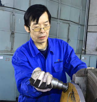 大唐国际陡河发电厂孙志利:从工作狂人到修配达人 - 中国电力网-