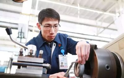 厉害了!这位机械加工师傅登上了国家科学技术进步奖领奖台!