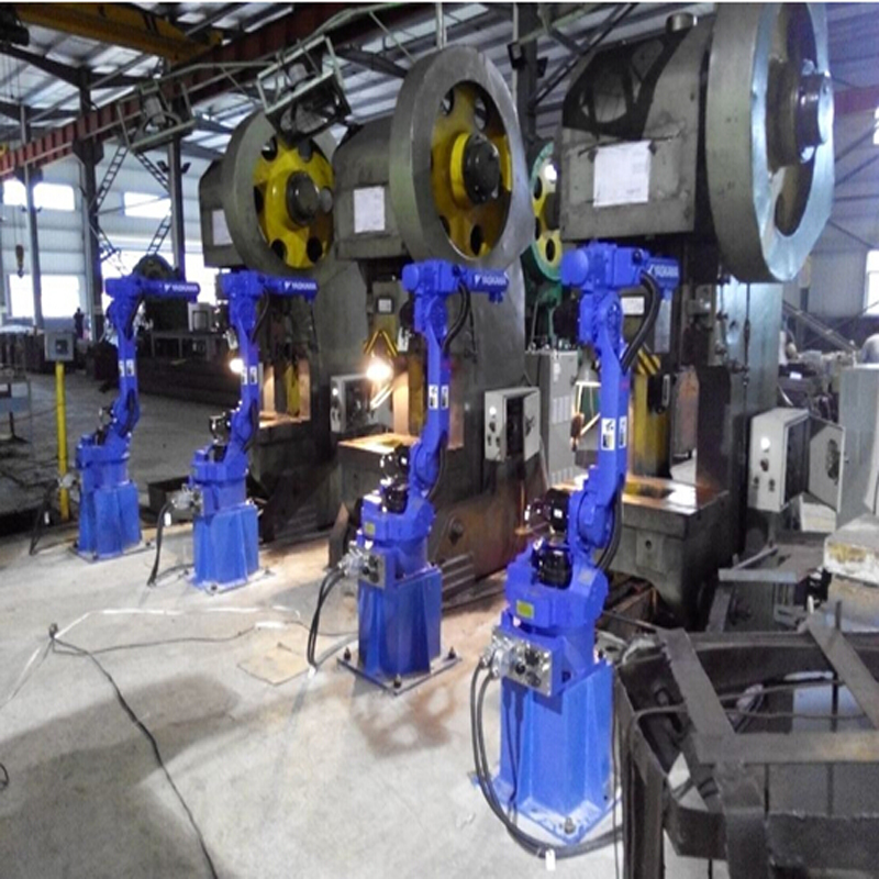 搬运机器人 锻压自动化生产线(一台机器人配4台压机)力生机器人_工程机械栏目