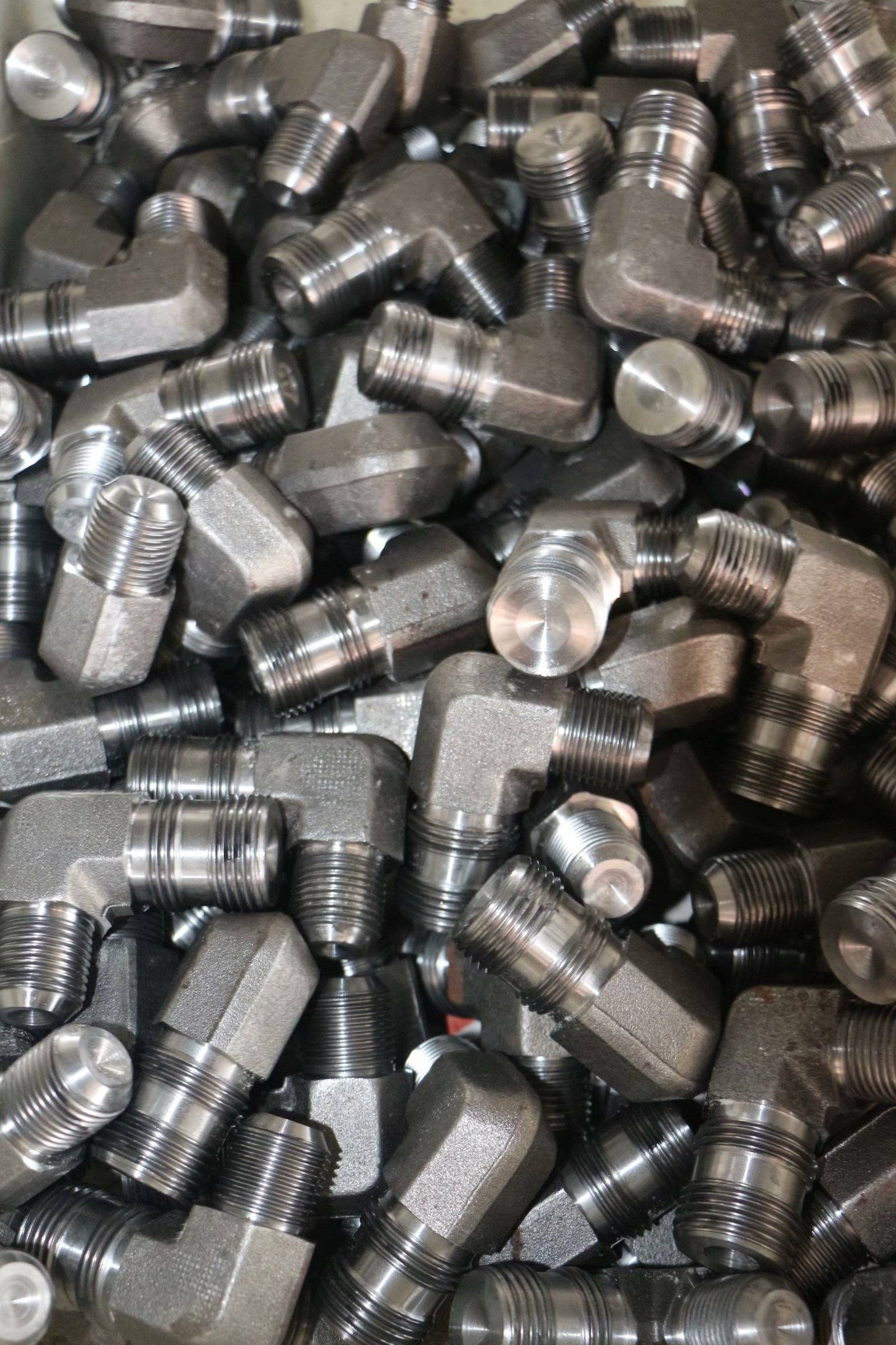 从佼佼学子到外贸公司总经理的华丽转身-访江西晟浔机械创始人周启荣